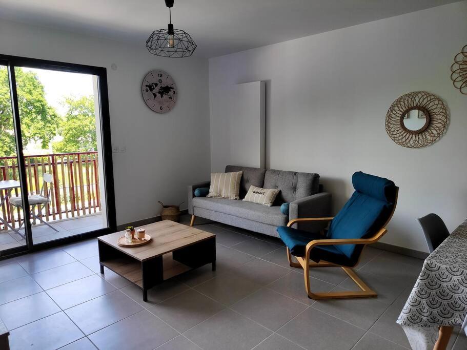 Location De Vacances A Andernos - Appartement 2 Chambres Dans Residence Neuve Exterior photo